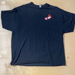 Gildan Black Men's T-Shirt with Red Graphic 2XL (KK)